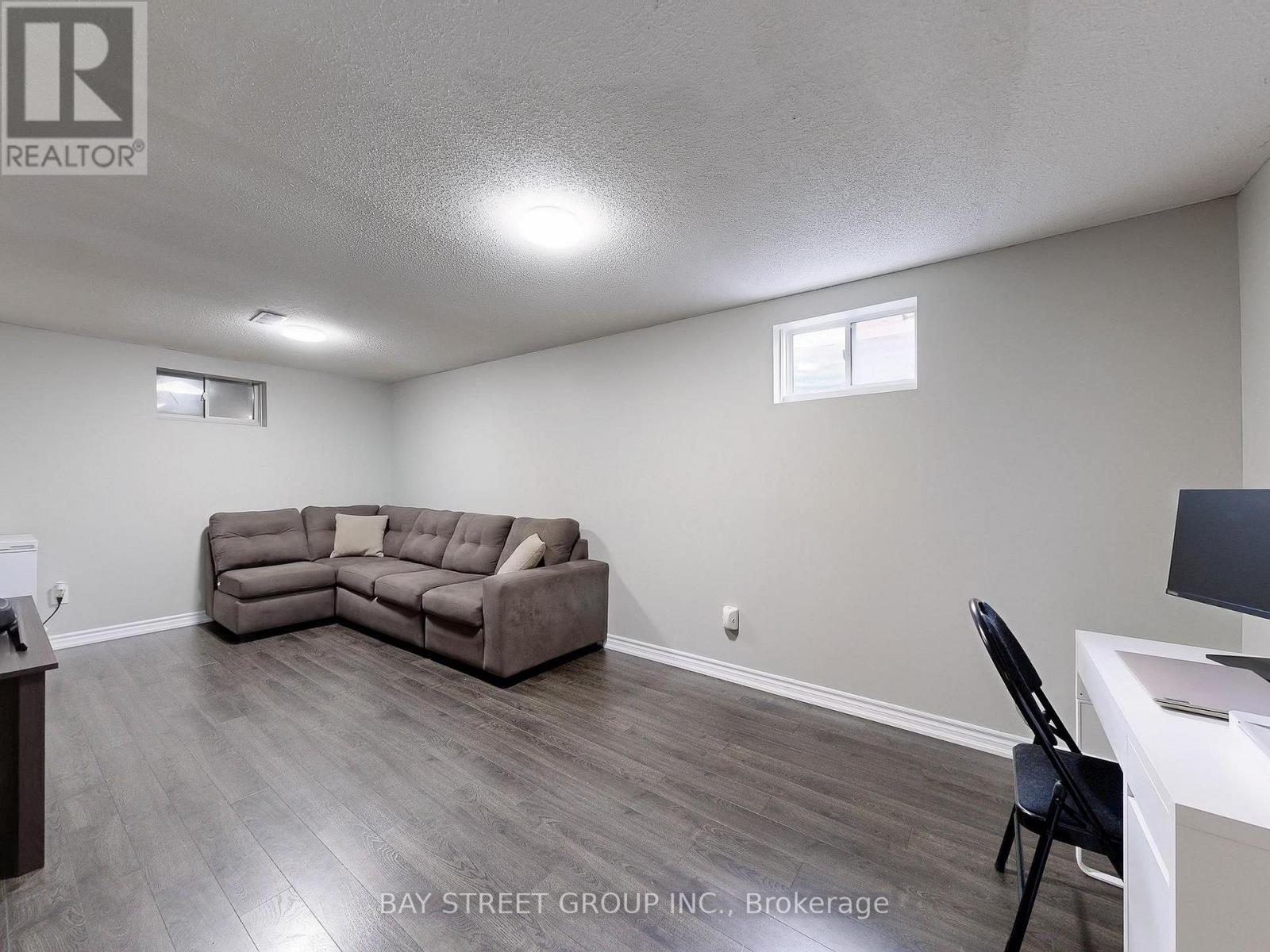 16 Bates Court, Barrie, Ontario  L4N 8L8 - Photo 33 - S12482538