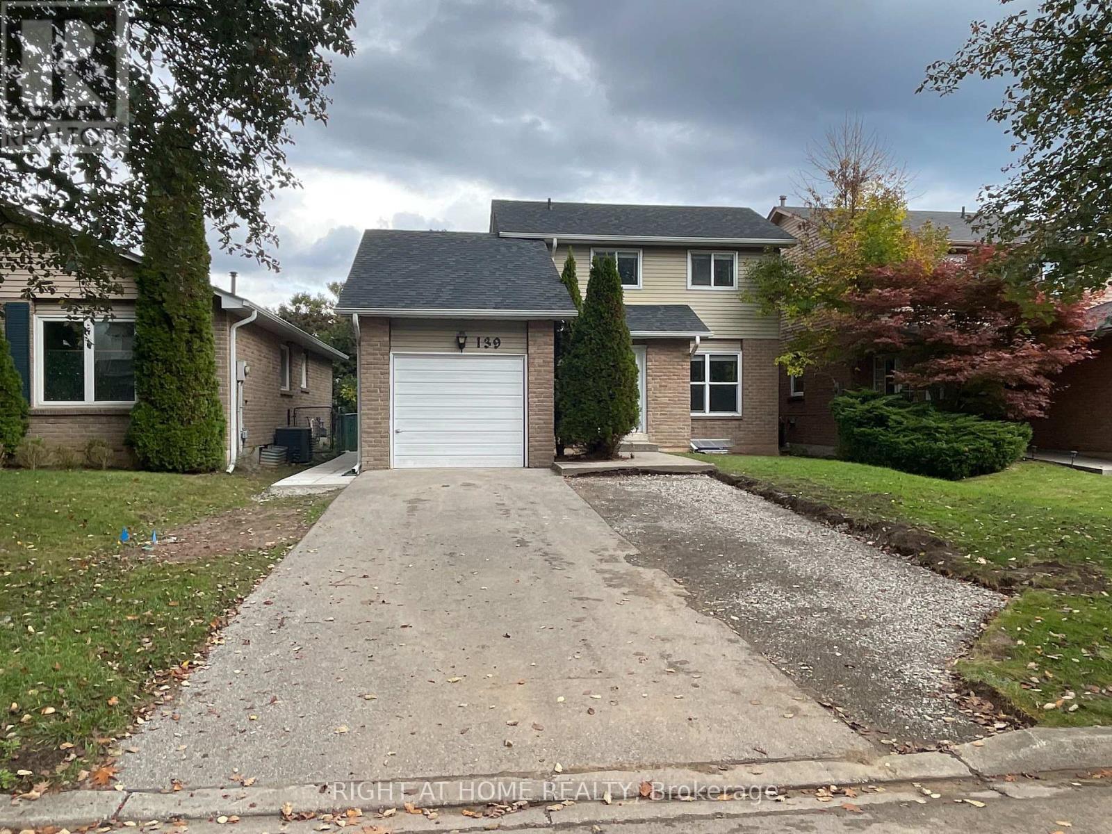 LOWER UNIT - 139 RIVERVIEW STREET, Oakville, Ontario