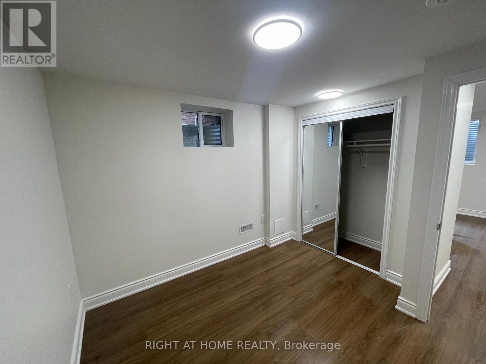 Lower Unit - 139 Riverview Street, Oakville, Ontario  L6L 5P6 - Photo 13 - W12482537