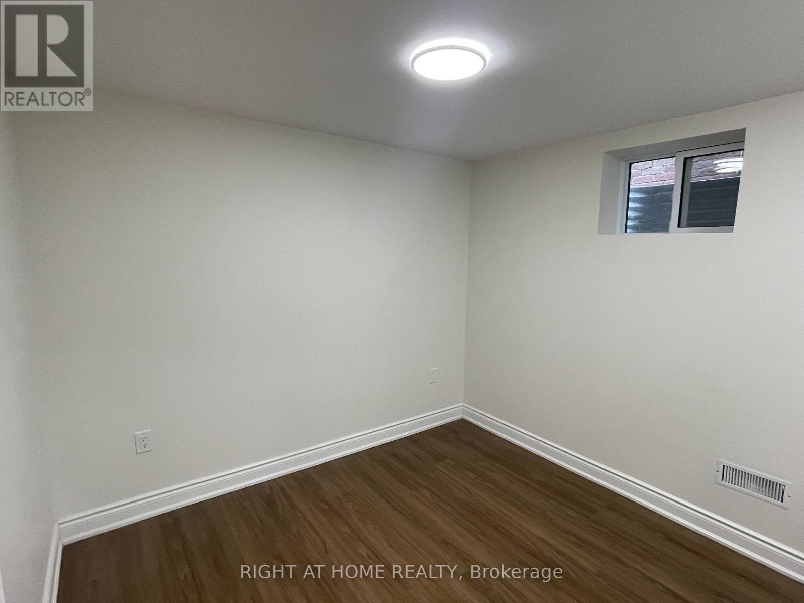 Lower Unit - 139 Riverview Street, Oakville, Ontario  L6L 5P6 - Photo 14 - W12482537