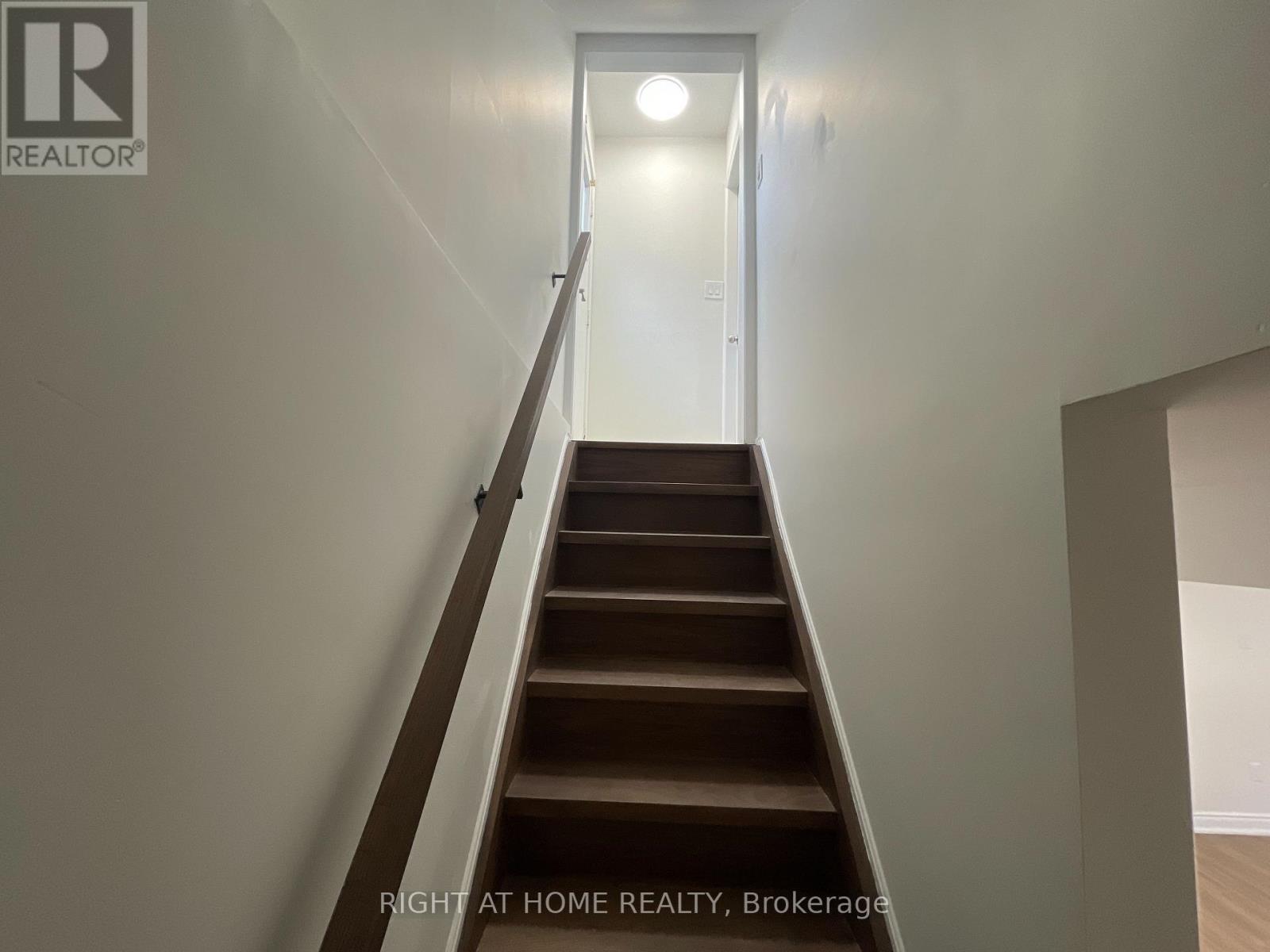 Lower Unit - 139 Riverview Street, Oakville, Ontario  L6L 5P6 - Photo 5 - W12482537
