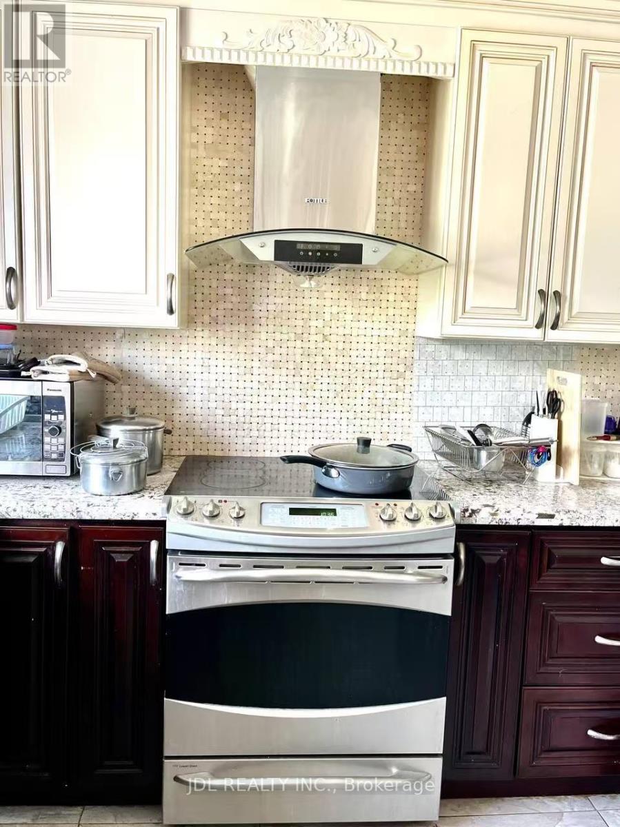135 Corinthian Blvd Boulevard, Toronto, Ontario  M1W 1H9 - Photo 8 - E12408324