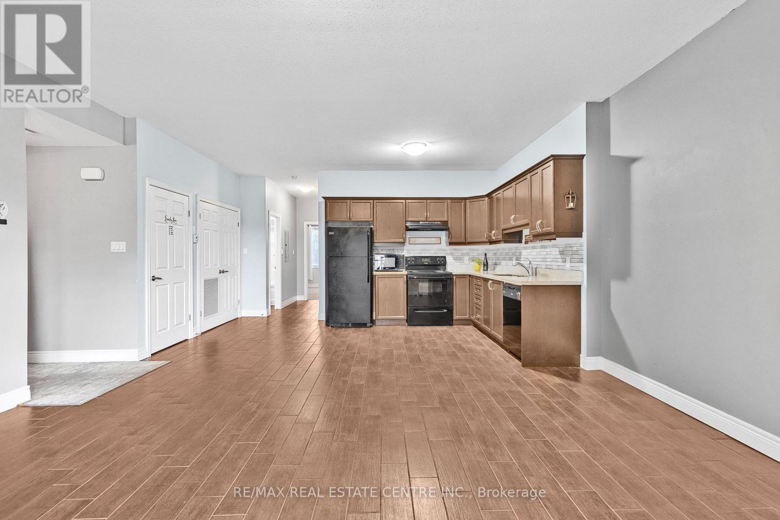 140 King Street West Street, Hamilton, Ontario  L8G 1J2 - Photo 18 - X12406714