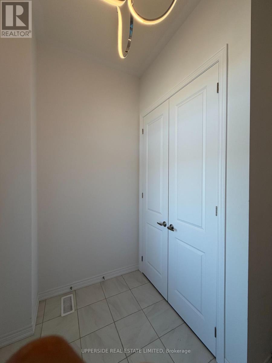 87 Milady Crescent, Barrie, Ontario  L9J 0X2 - Photo 3 - S12482542