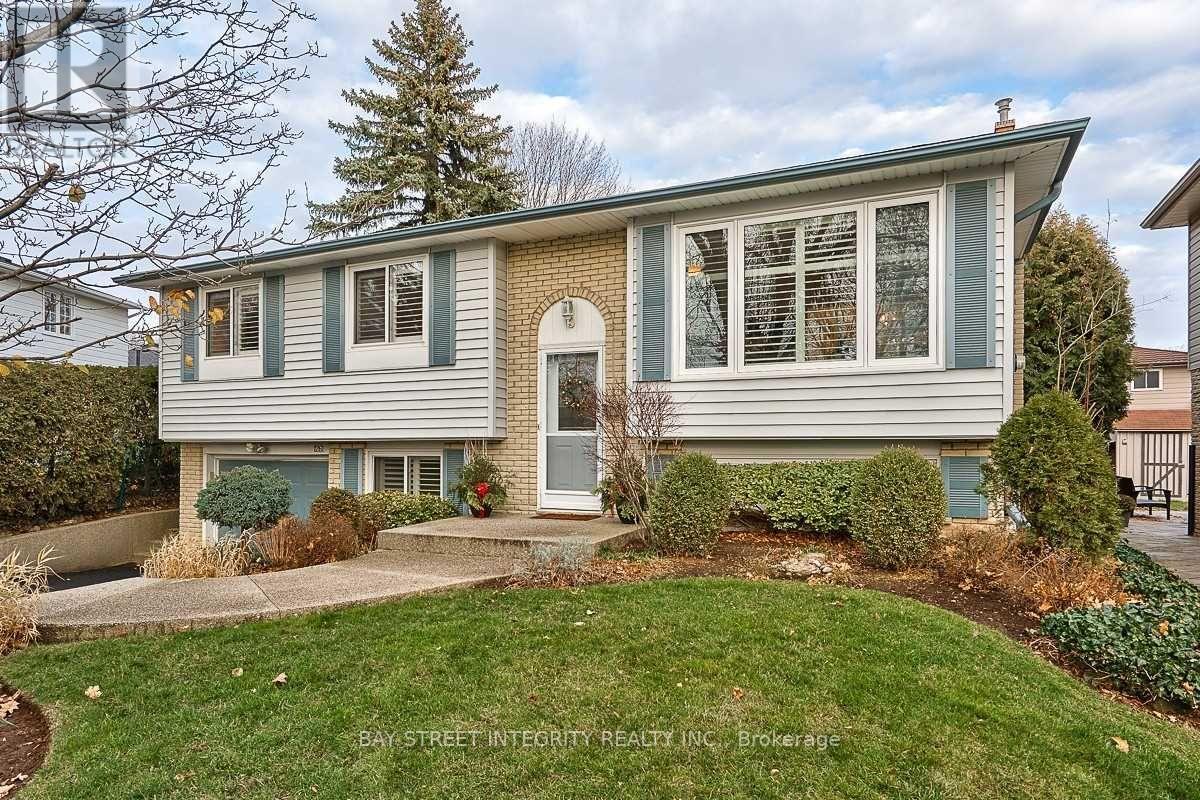 1261 RICHARDS CRESCENT, Oakville, Ontario