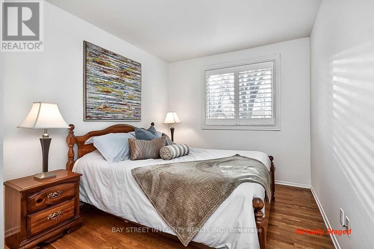 1261 Richards Crescent, Oakville, Ontario  L6H 1R5 - Photo 10 - W12482549