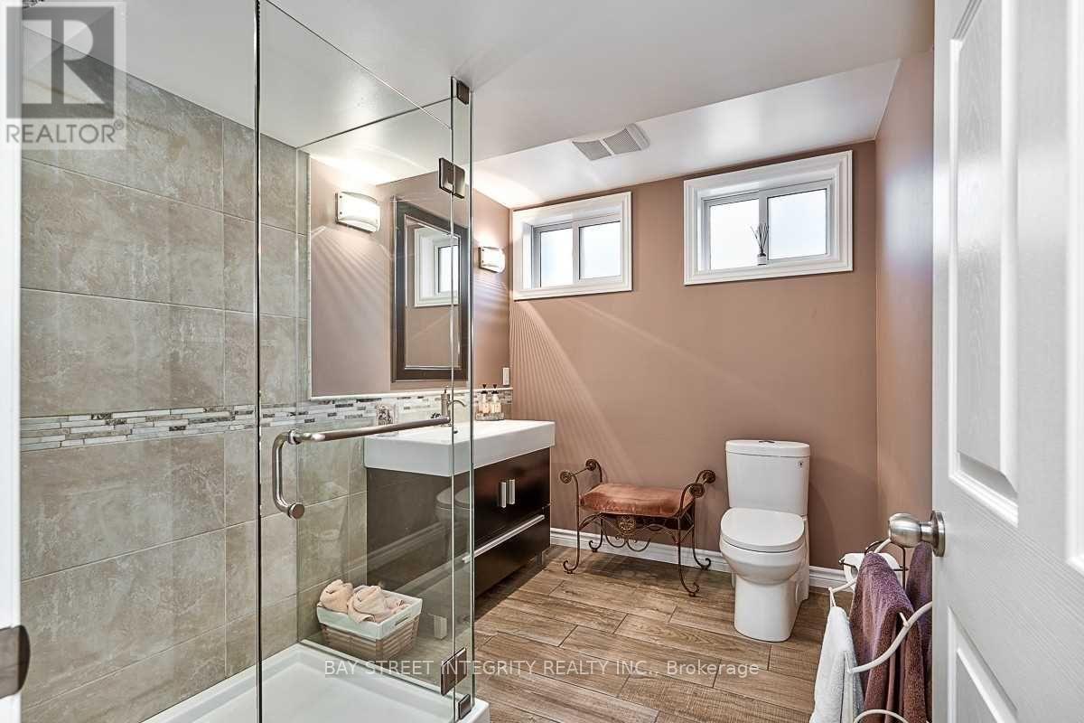 1261 Richards Crescent, Oakville, Ontario  L6H 1R5 - Photo 12 - W12482549