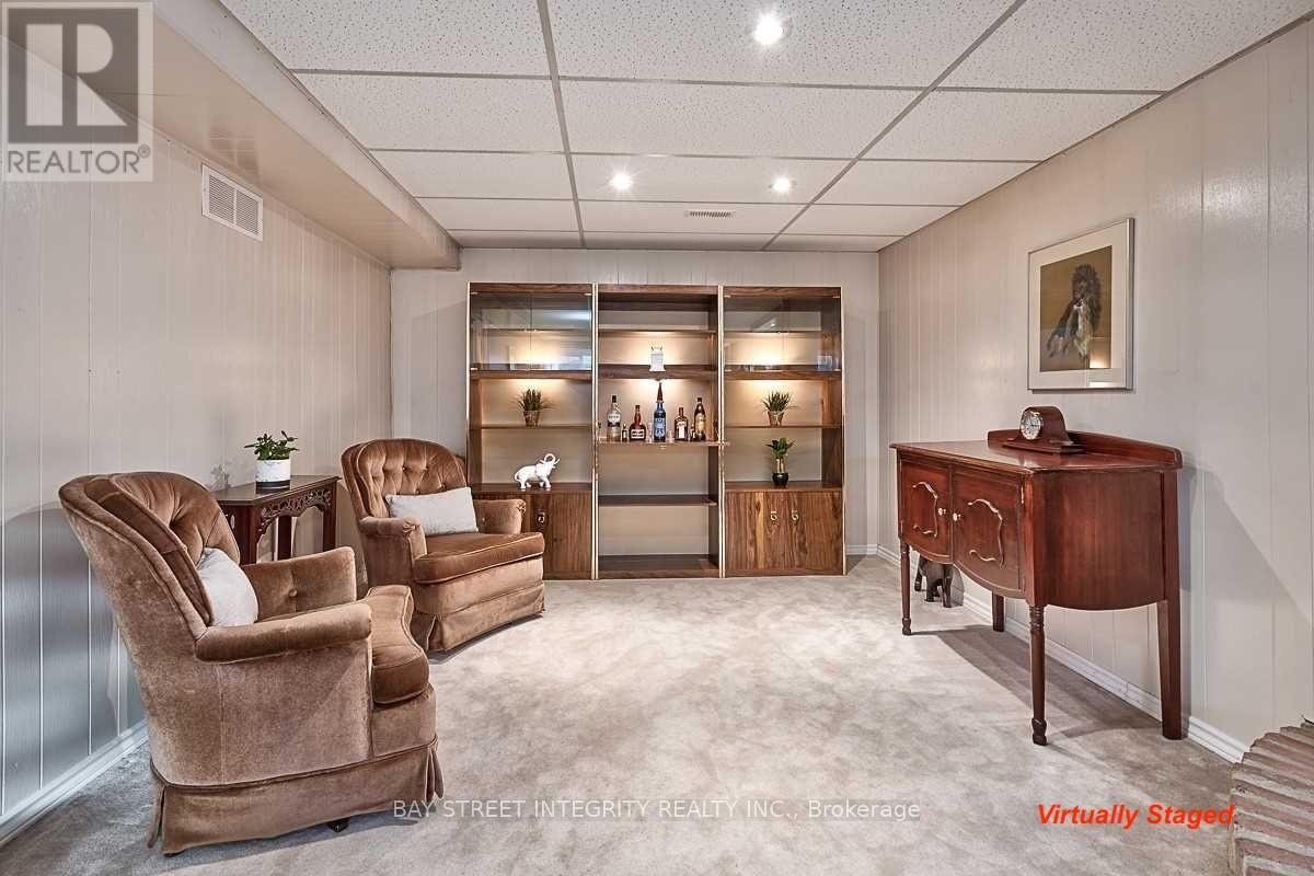 1261 Richards Crescent, Oakville, Ontario  L6H 1R5 - Photo 13 - W12482549