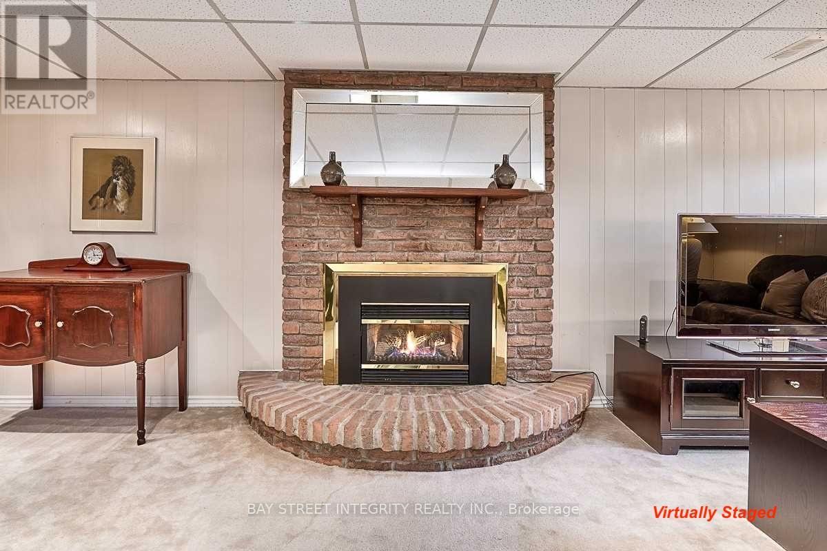 1261 Richards Crescent, Oakville, Ontario  L6H 1R5 - Photo 14 - W12482549