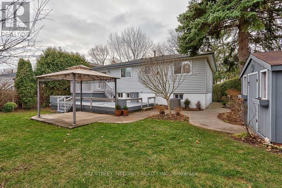 1261 Richards Crescent, Oakville, Ontario  L6H 1R5 - Photo 19 - W12482549
