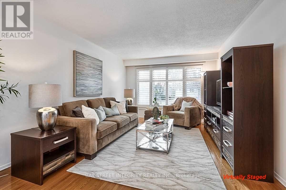 1261 Richards Crescent, Oakville, Ontario  L6H 1R5 - Photo 4 - W12482549