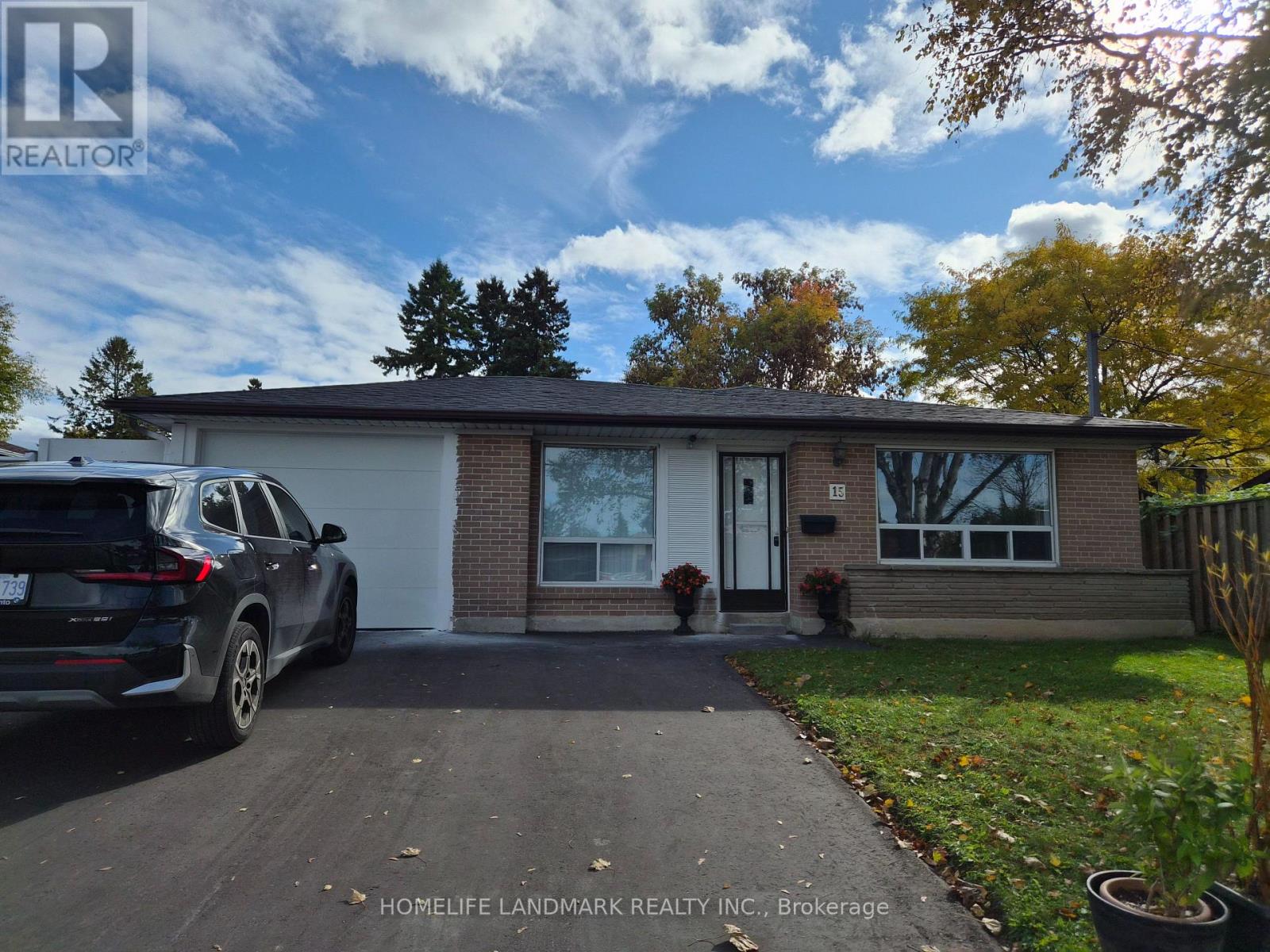 15 NYMARK AVENUE, Toronto, Ontario
