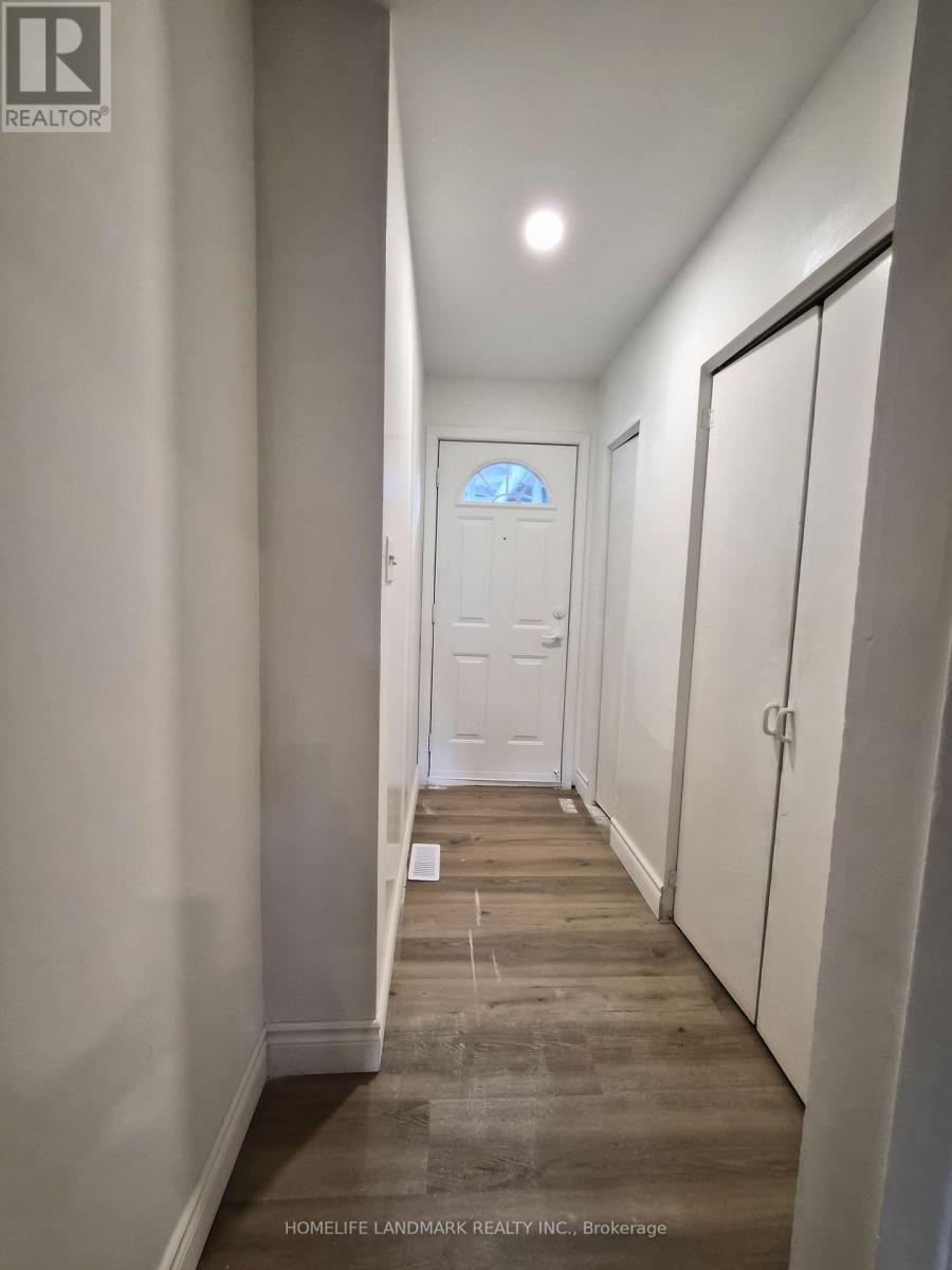 15 Nymark Avenue, Toronto, Ontario  M2J 2G8 - Photo 5 - C12482563