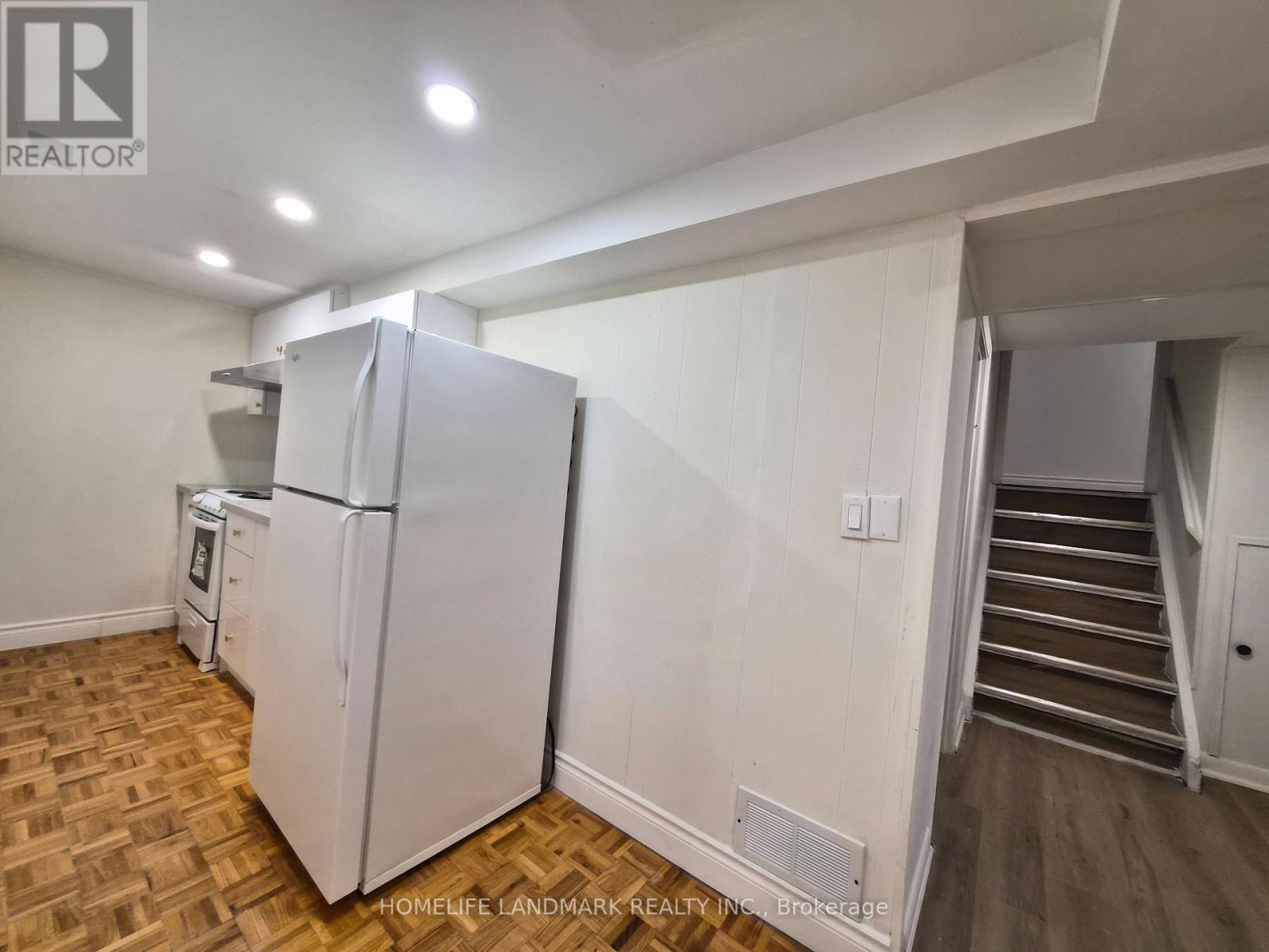 15 Nymark Avenue, Toronto, Ontario  M2J 2G8 - Photo 7 - C12482563