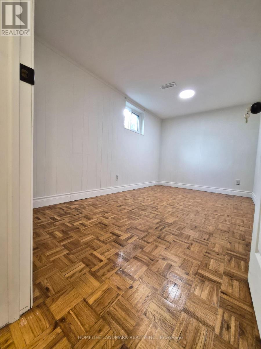 15 Nymark Avenue, Toronto, Ontario  M2J 2G8 - Photo 9 - C12482563