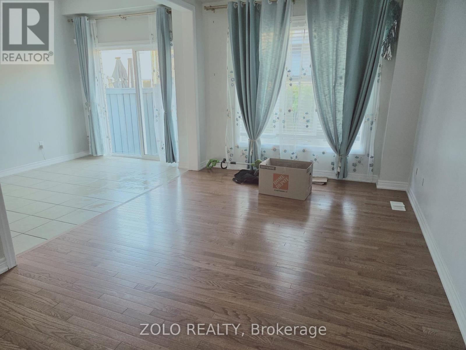 43 Yardley Crescent N, Brampton, Ontario  L6X 5L7 - Photo 5 - W12482562