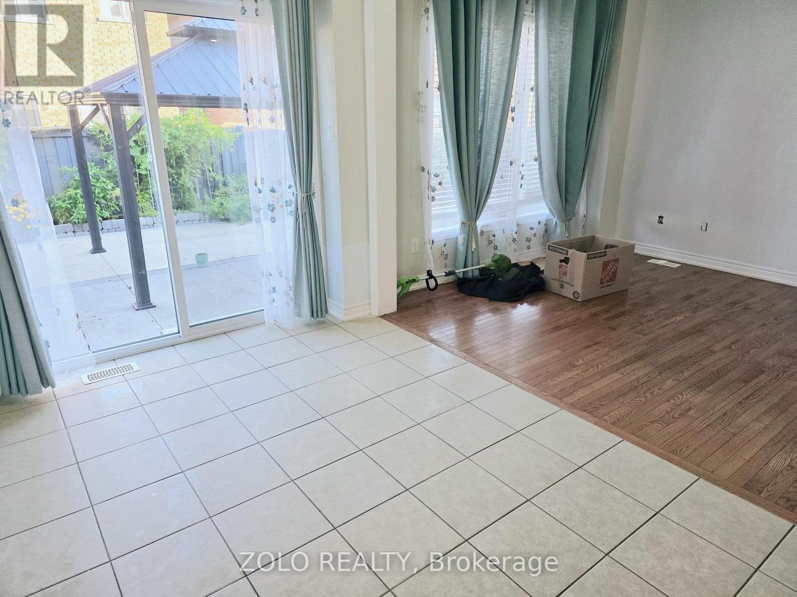 43 Yardley Crescent N, Brampton, Ontario  L6X 5L7 - Photo 7 - W12482562