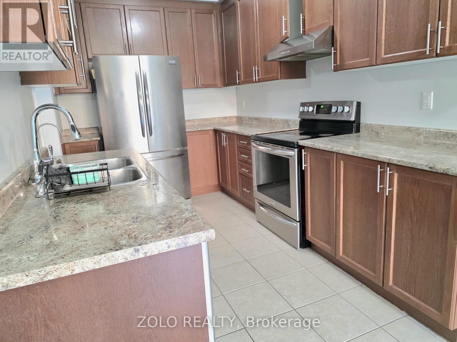 43 Yardley Crescent N, Brampton, Ontario  L6X 5L7 - Photo 8 - W12482562