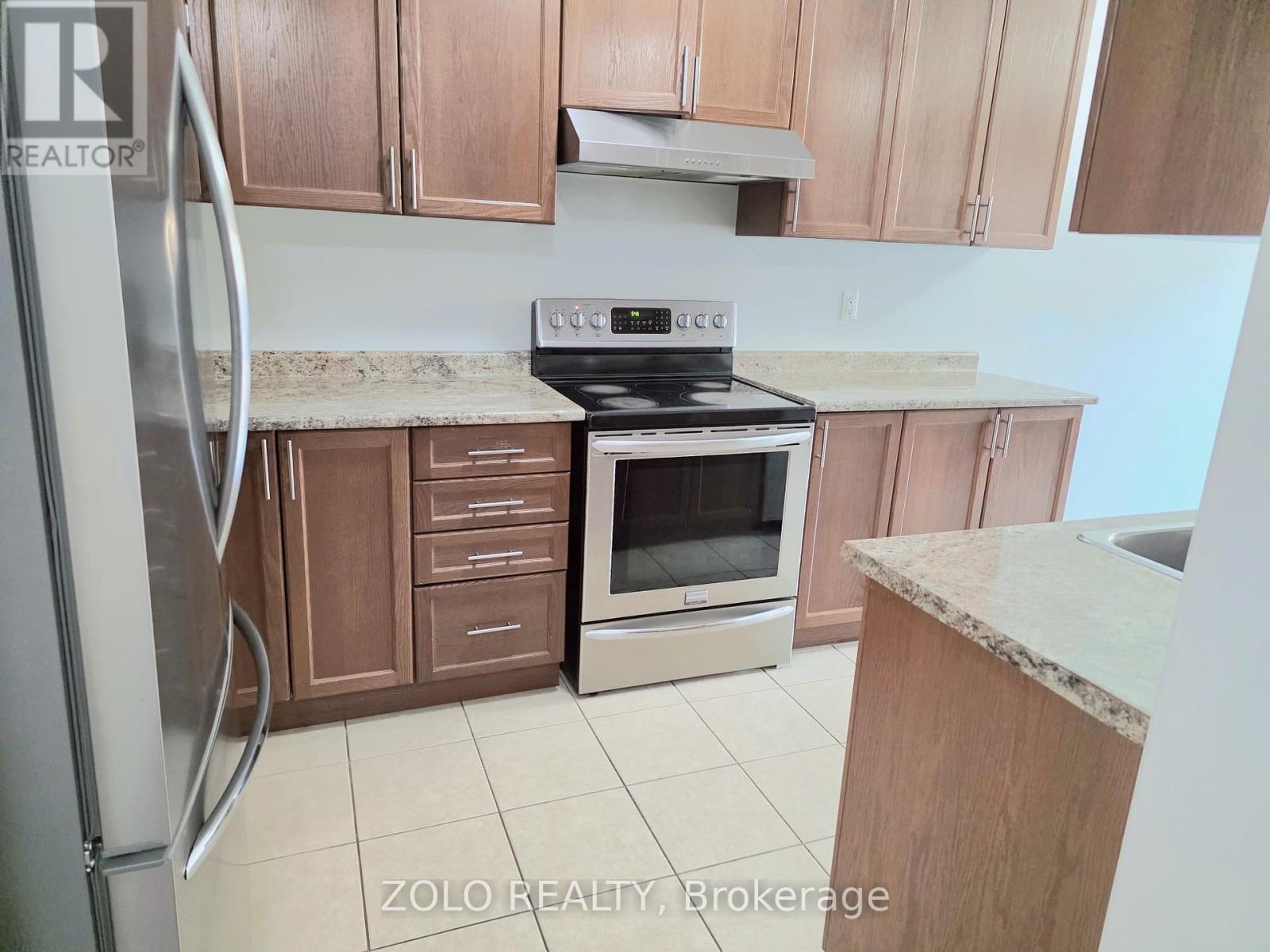 43 Yardley Crescent N, Brampton, Ontario  L6X 5L7 - Photo 9 - W12482562