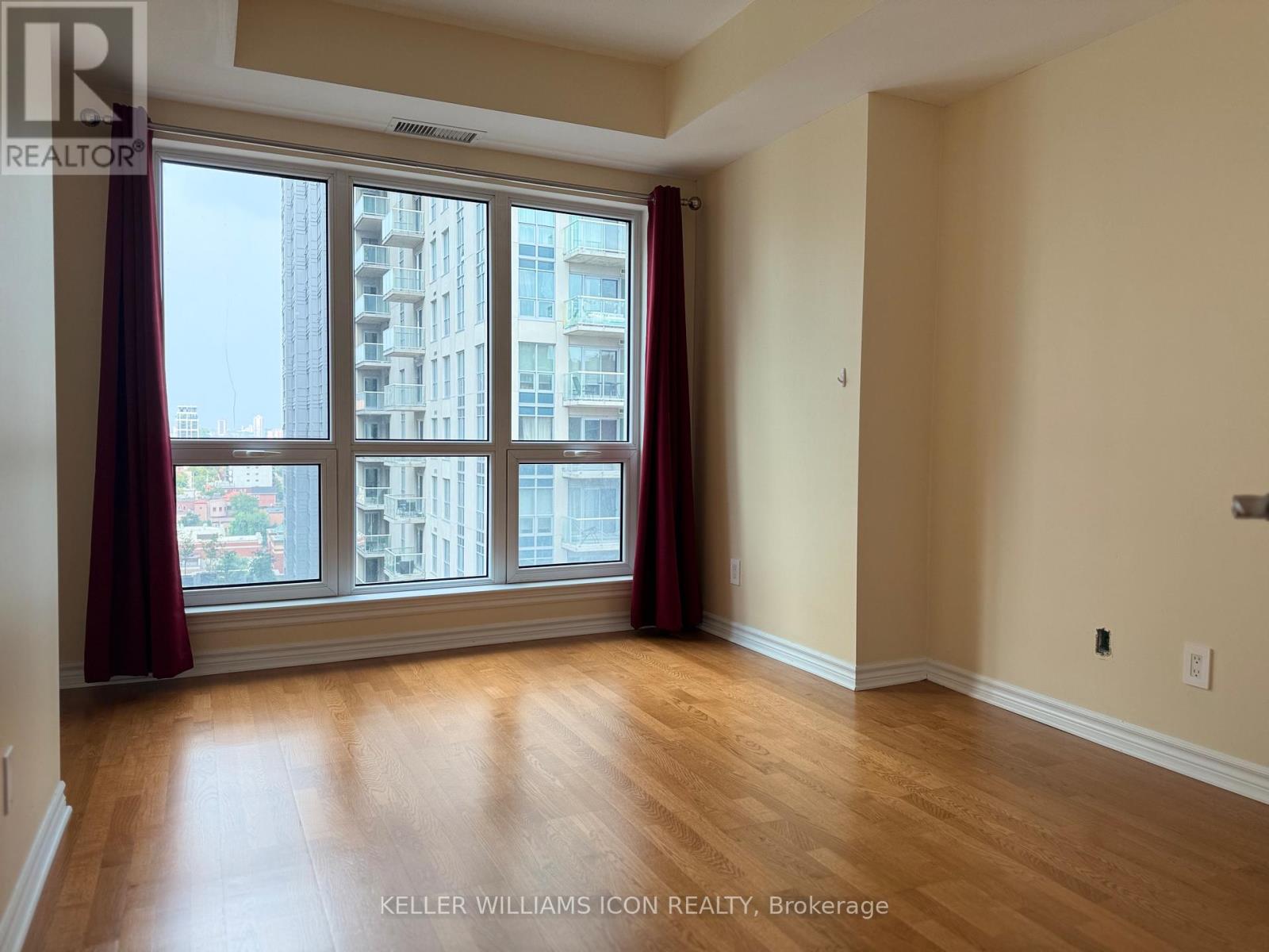 1306 - 234 Rideau Street, Ottawa, Ontario  K1N 0A9 - Photo 12 - X12482573