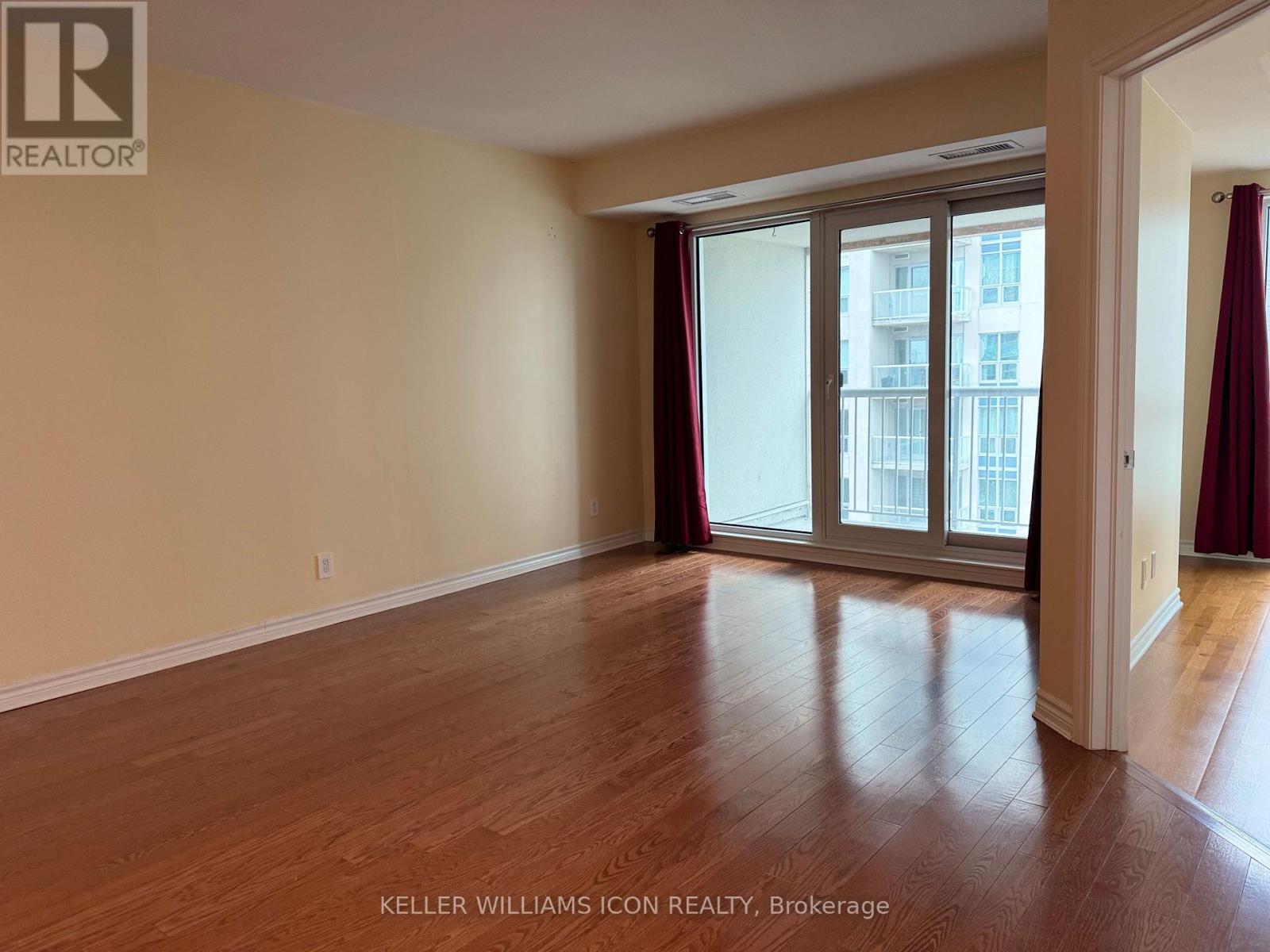 1306 - 234 Rideau Street, Ottawa, Ontario  K1N 0A9 - Photo 8 - X12482573