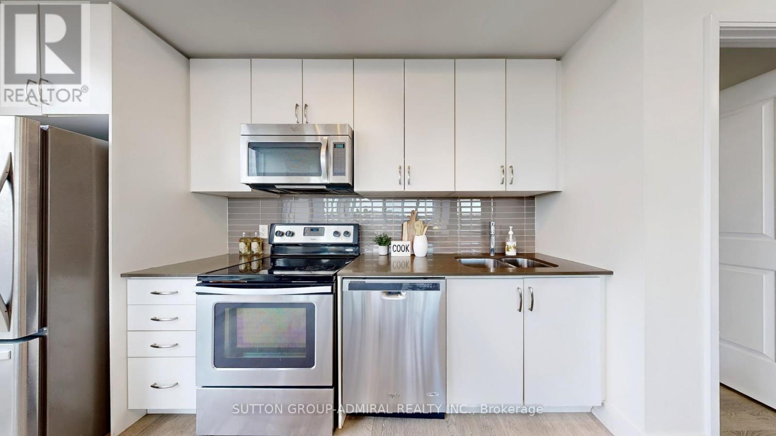 Ph11 - 7608 Yonge Street, Vaughan, Ontario  L4J 0J5 - Photo 14 - N12394731