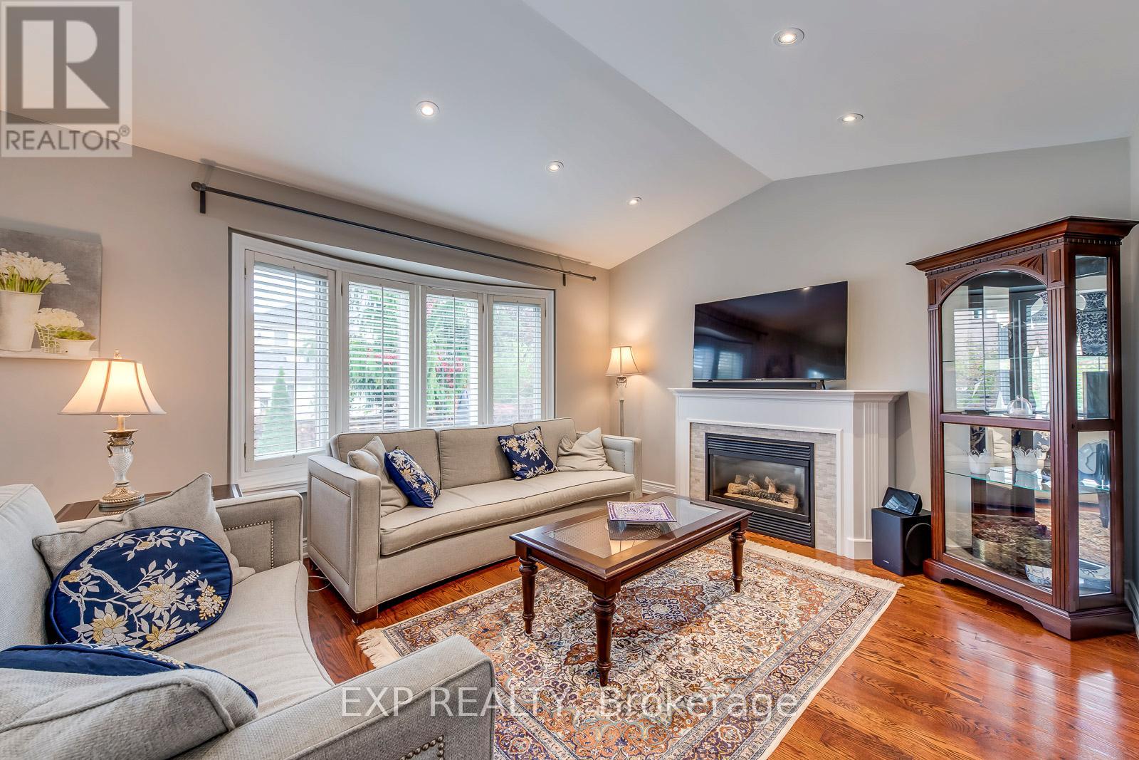 6657 Meteor Court, Mississauga, Ontario  L5N 7H9 - Photo 7 - W12482568