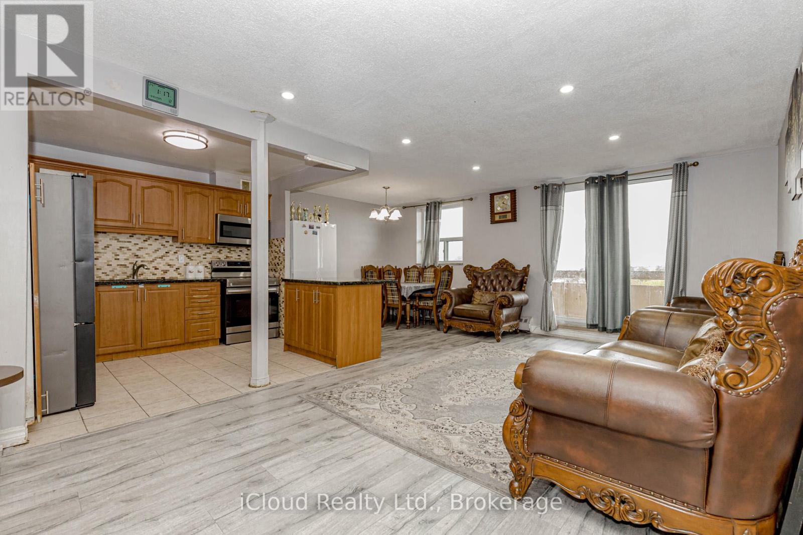 502 - 3577 Derry Road E, Mississauga, Ontario  L4T 1B3 - Photo 14 - W12482575