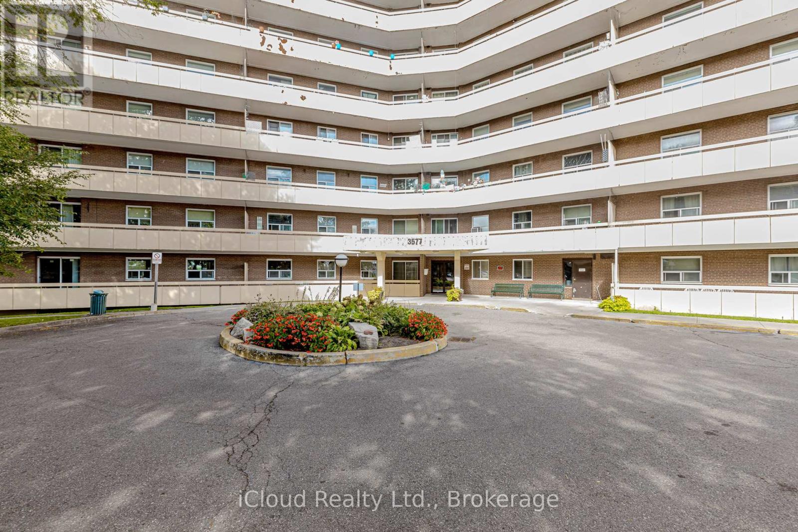 502 - 3577 Derry Road E, Mississauga, Ontario  L4T 1B3 - Photo 3 - W12482575