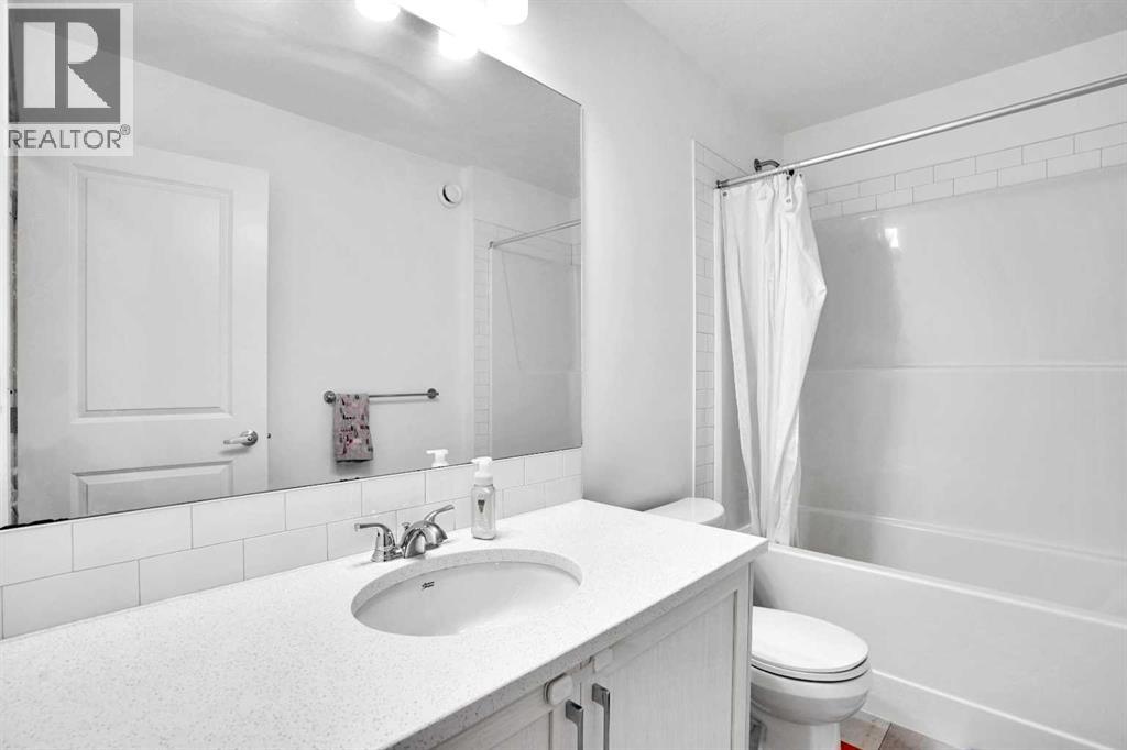 1517 Bayview Point Sw, Airdrie, Alberta  T4B 5K1 - Photo 25 - A2266938