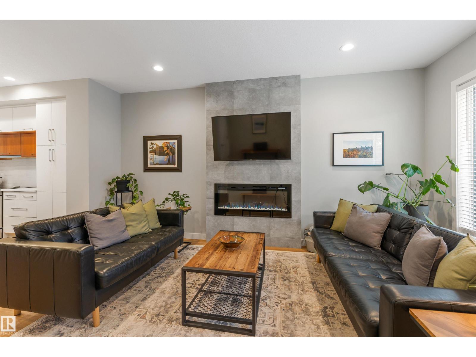 9524 75 Av Nw, Edmonton, Alberta  T6E 1H4 - Photo 4 - E4463563