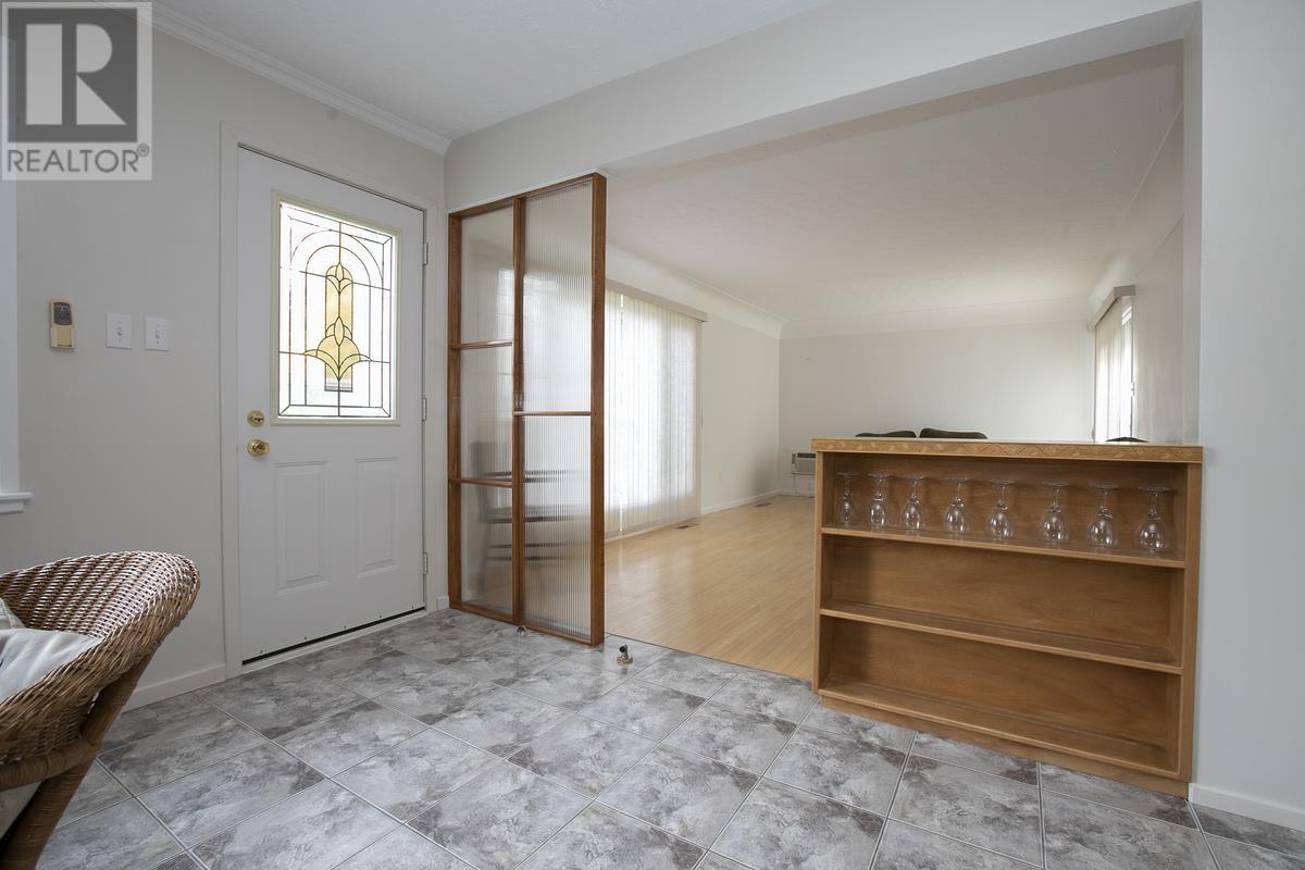 1377 Queen St E, Sault Ste. Marie, Ontario  P6A 2G1 - Photo 11 - SM252968