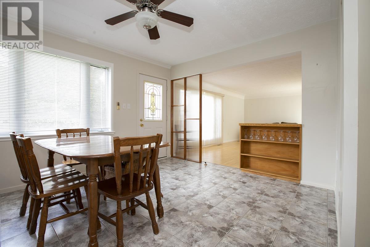 1377 Queen St E, Sault Ste. Marie, Ontario  P6A 2G1 - Photo 17 - SM252968