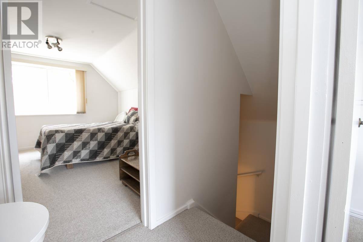 1377 Queen St E, Sault Ste. Marie, Ontario  P6A 2G1 - Photo 27 - SM252968