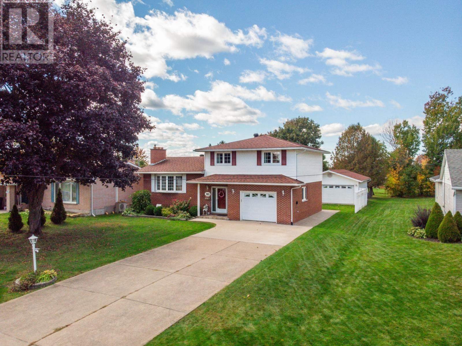 193 Reid St, Sault Ste. Marie, Ontario  P6B 4T8 - Photo 1 - SM252982