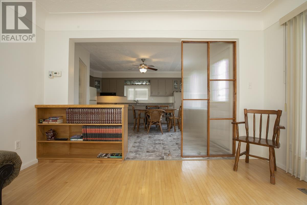 1377 Queen St E, Sault Ste. Marie, Ontario  P6A 2G1 - Photo 22 - SM252968