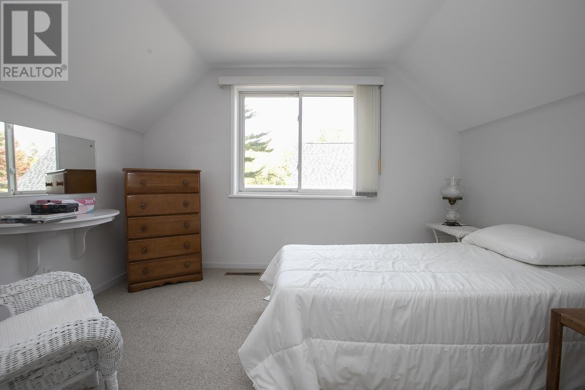 1377 Queen St E, Sault Ste. Marie, Ontario  P6A 2G1 - Photo 32 - SM252968