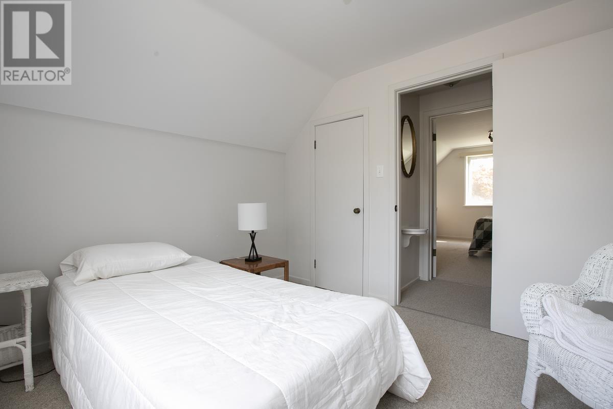 1377 Queen St E, Sault Ste. Marie, Ontario  P6A 2G1 - Photo 33 - SM252968