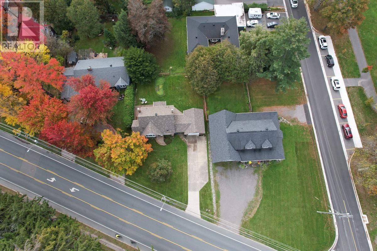 1377 Queen St E, Sault Ste. Marie, Ontario  P6A 2G1 - Photo 8 - SM252968