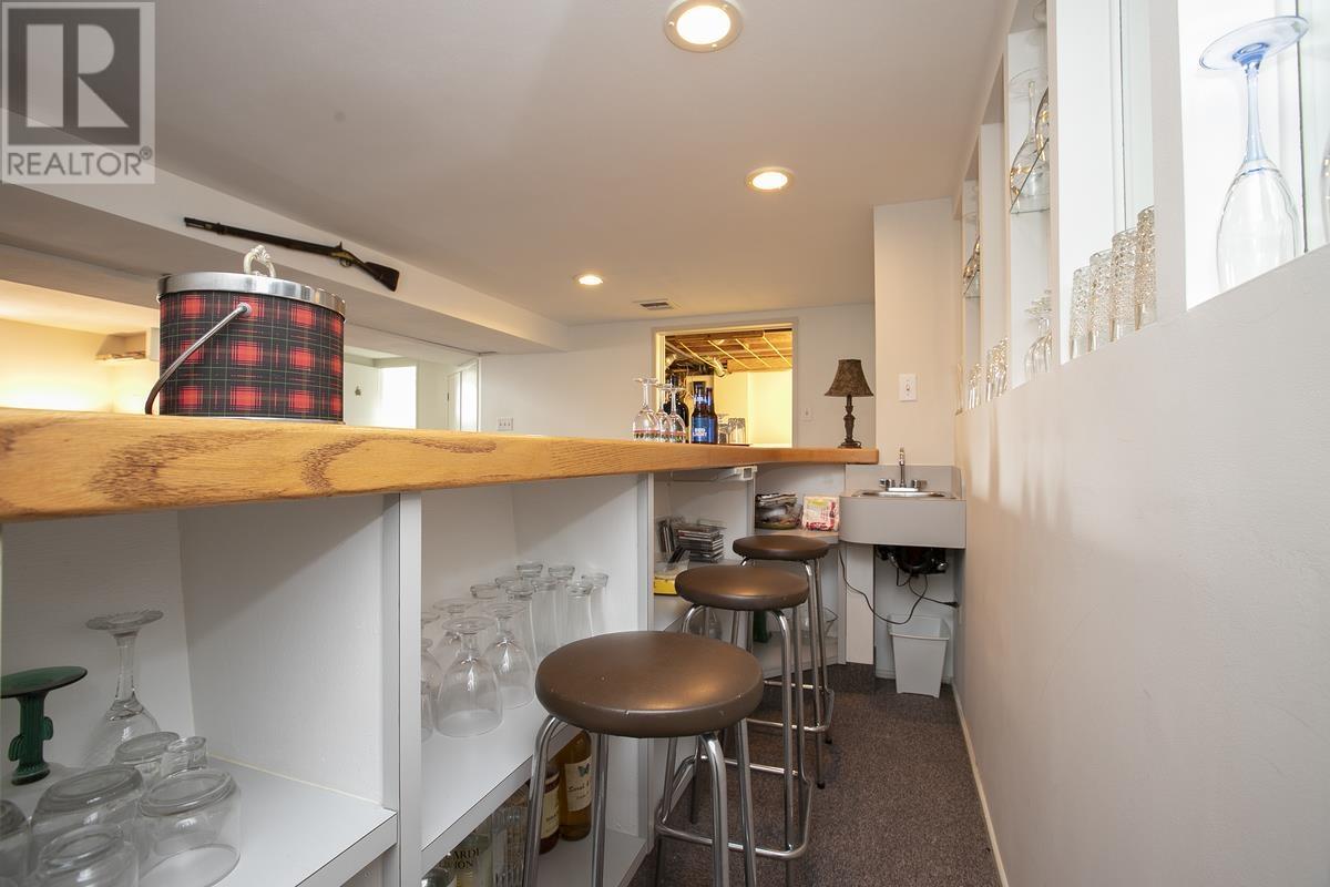 1377 Queen St E, Sault Ste. Marie, Ontario  P6A 2G1 - Photo 46 - SM252968