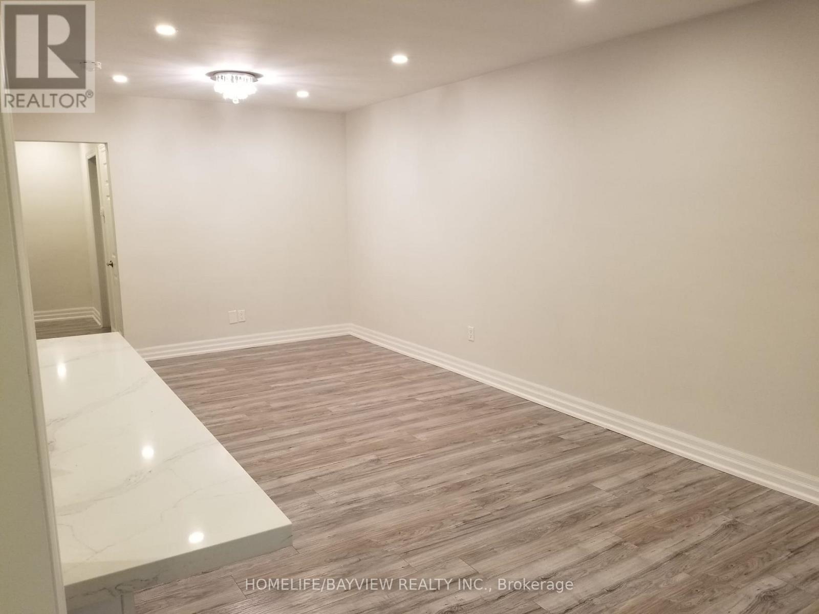Main - 138 Maurice Court, Newmarket, Ontario  L3Y 2W2 - Photo 3 - N12482207