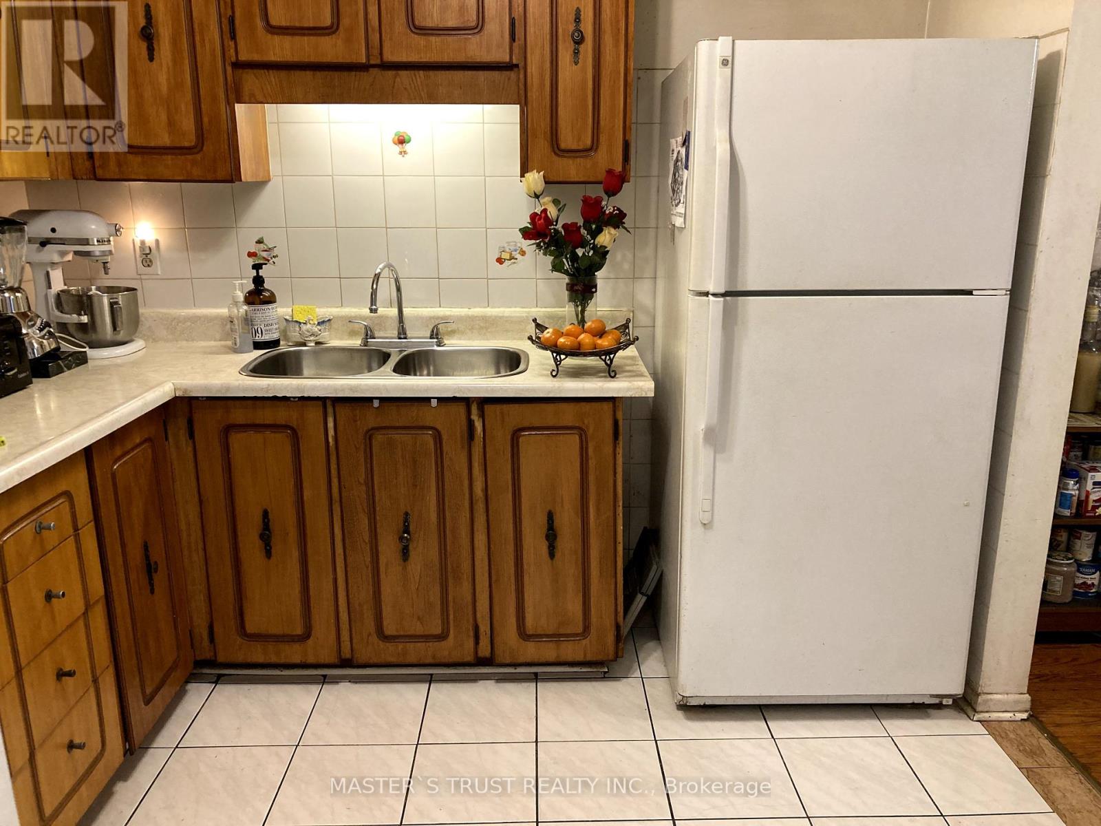 72 - 246 John Garland Boulevard, Toronto, Ontario  M9V 1N8 - Photo 12 - W12381559