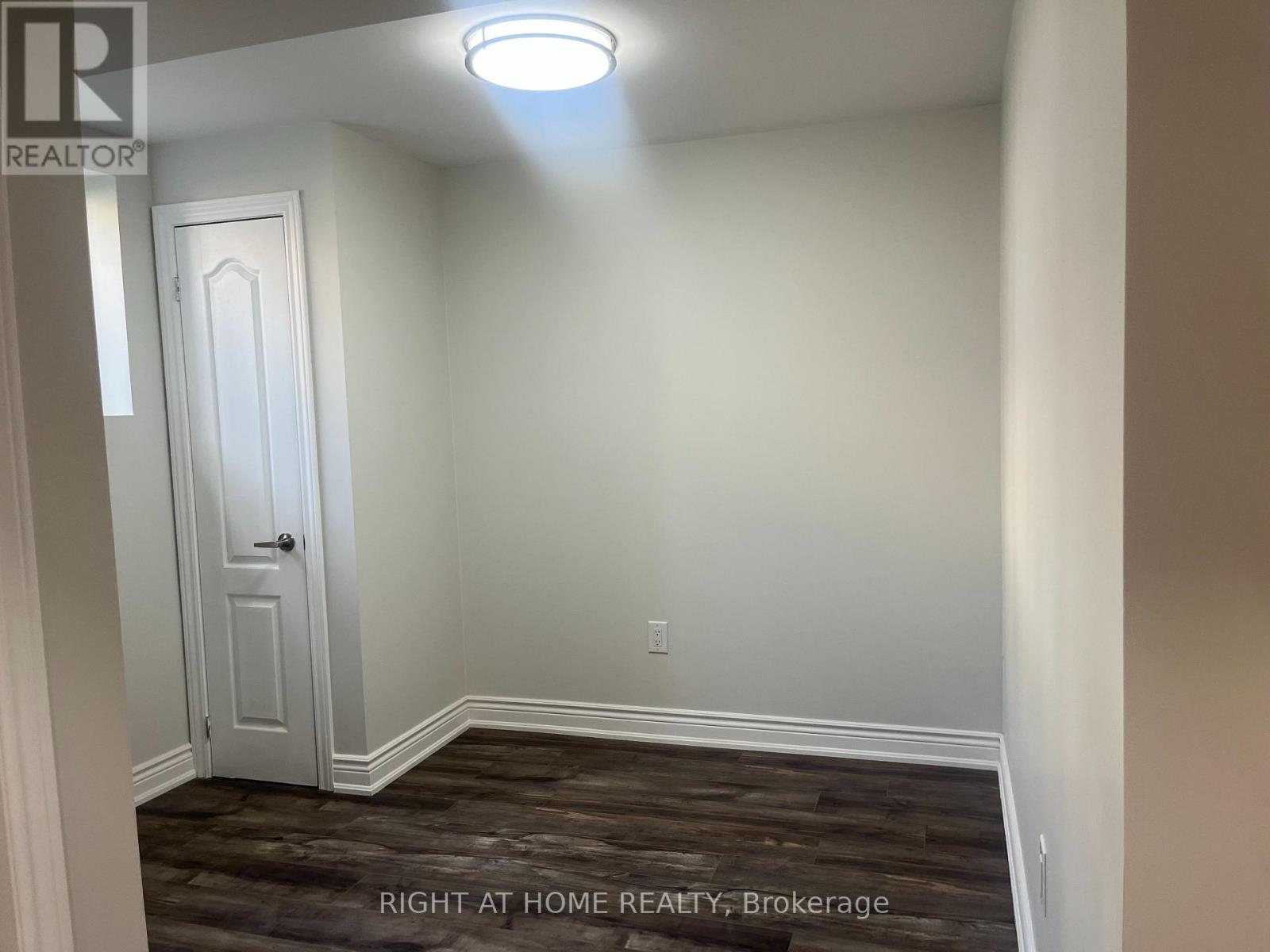 81 Pheonix Boulevard, Barrie, Ontario  L9J 0P7 - Photo 4 - S12482586