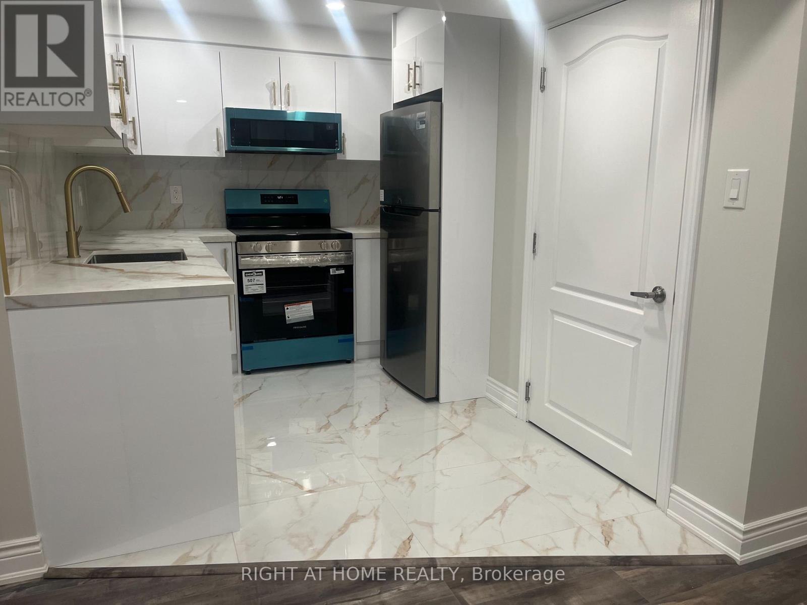 81 Pheonix Boulevard, Barrie, Ontario  L9J 0P7 - Photo 5 - S12482586