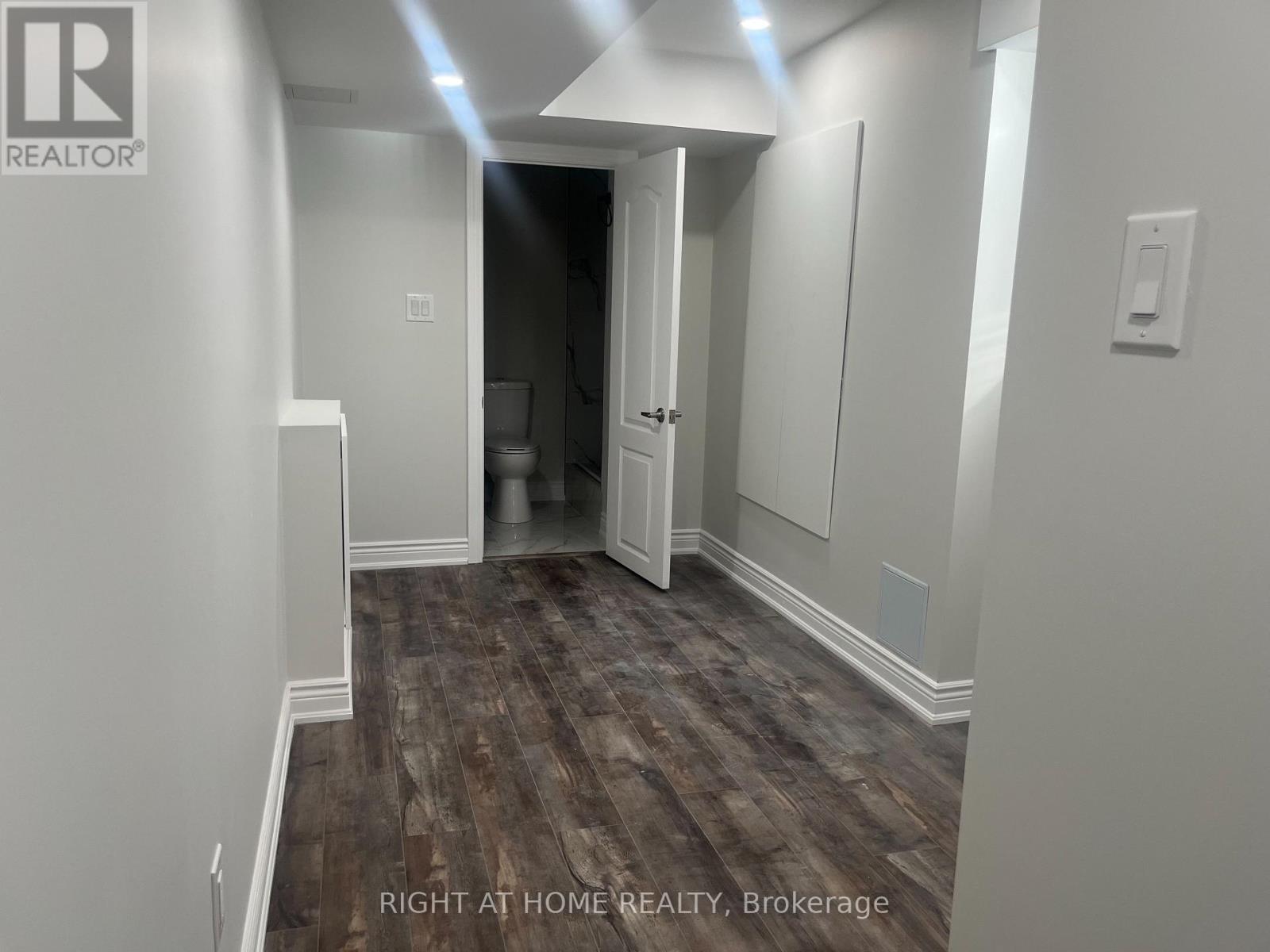 81 Pheonix Boulevard, Barrie, Ontario  L9J 0P7 - Photo 9 - S12482586