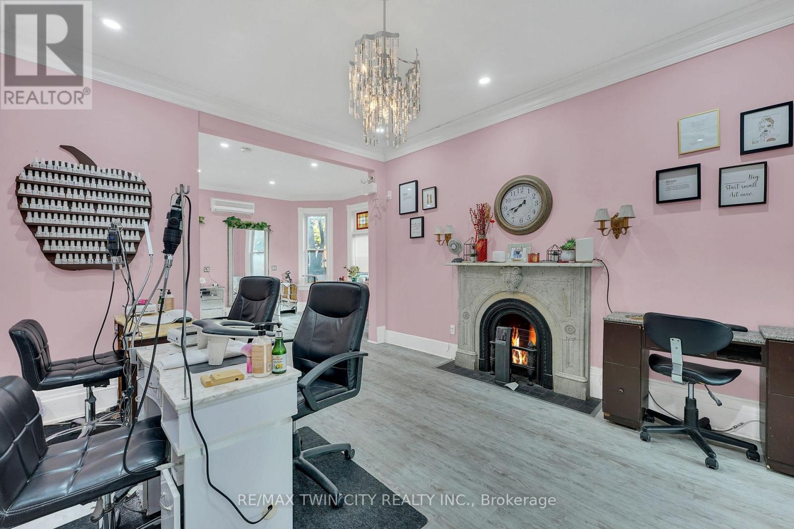 52 Water Street N, Kitchener, Ontario  N2H 5A8 - Photo 4 - X12482594