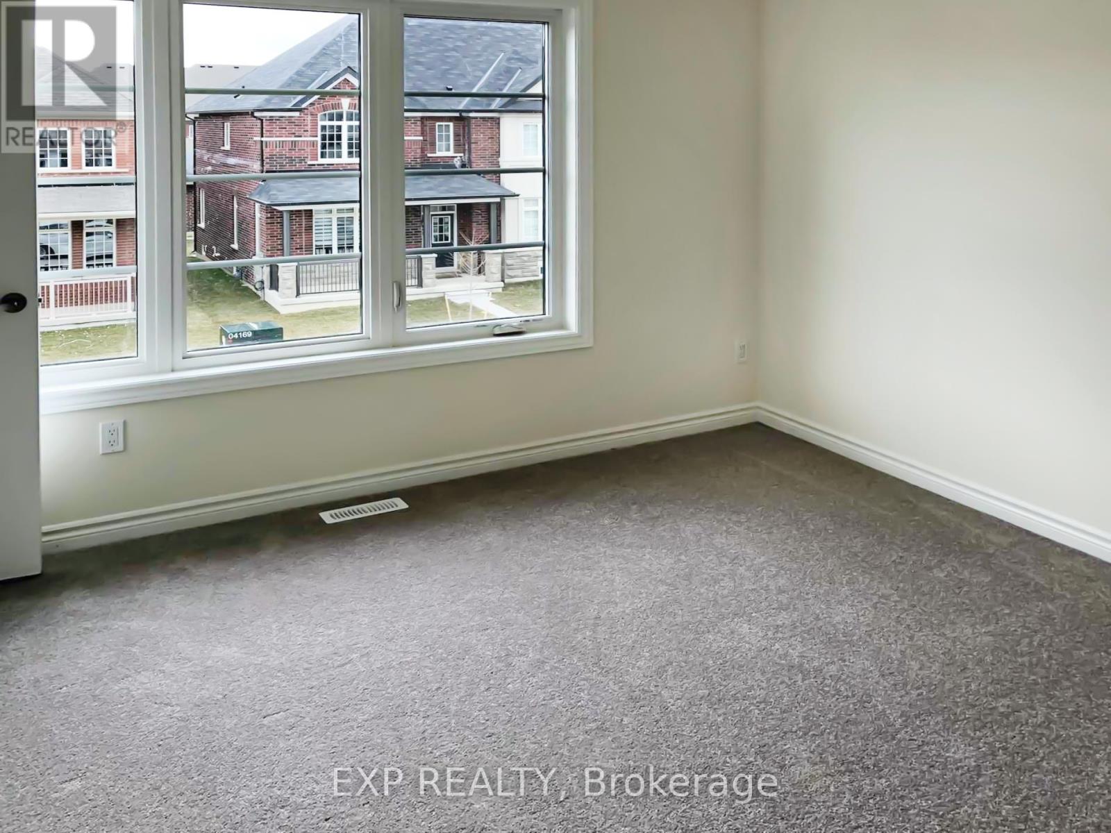 31 Walter Proctor Road, East Gwillimbury, Ontario  L9N 0P1 - Photo 12 - N12482534
