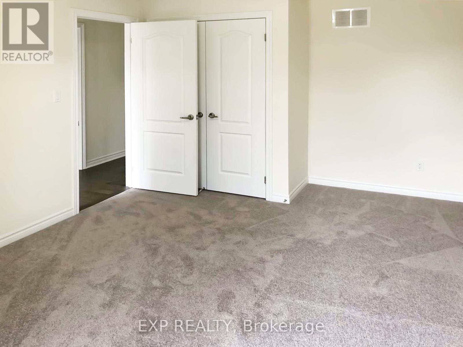 31 Walter Proctor Road, East Gwillimbury, Ontario  L9N 0P1 - Photo 14 - N12482534
