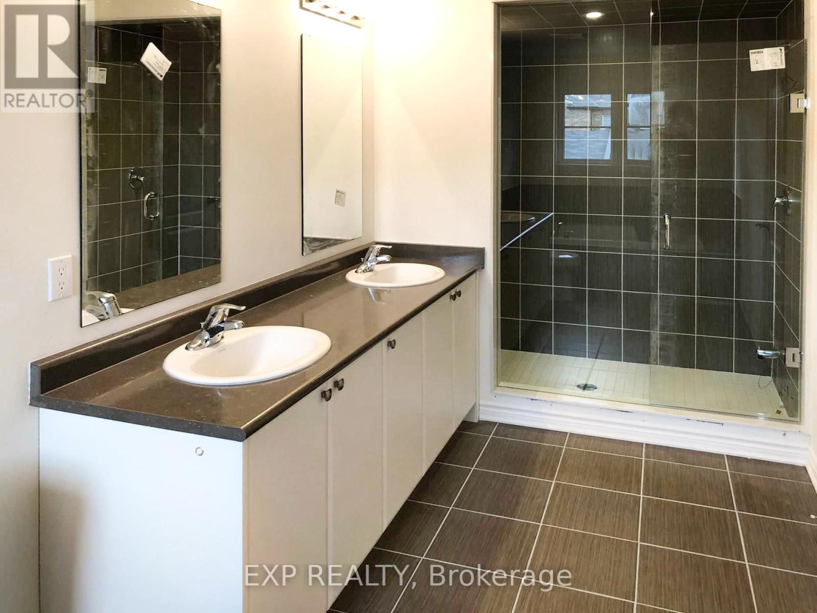31 Walter Proctor Road, East Gwillimbury, Ontario  L9N 0P1 - Photo 8 - N12482534