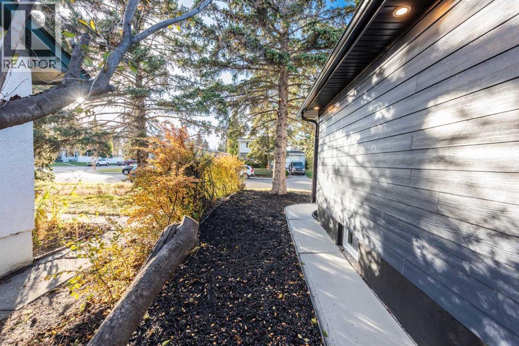 152 Southampthon Drive Sw, Calgary, Alberta  T2W 0V1 - Photo 46 - A2265620
